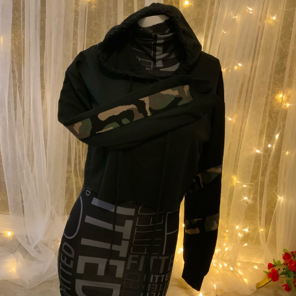 Hooded Camo Sleeve Crop Top